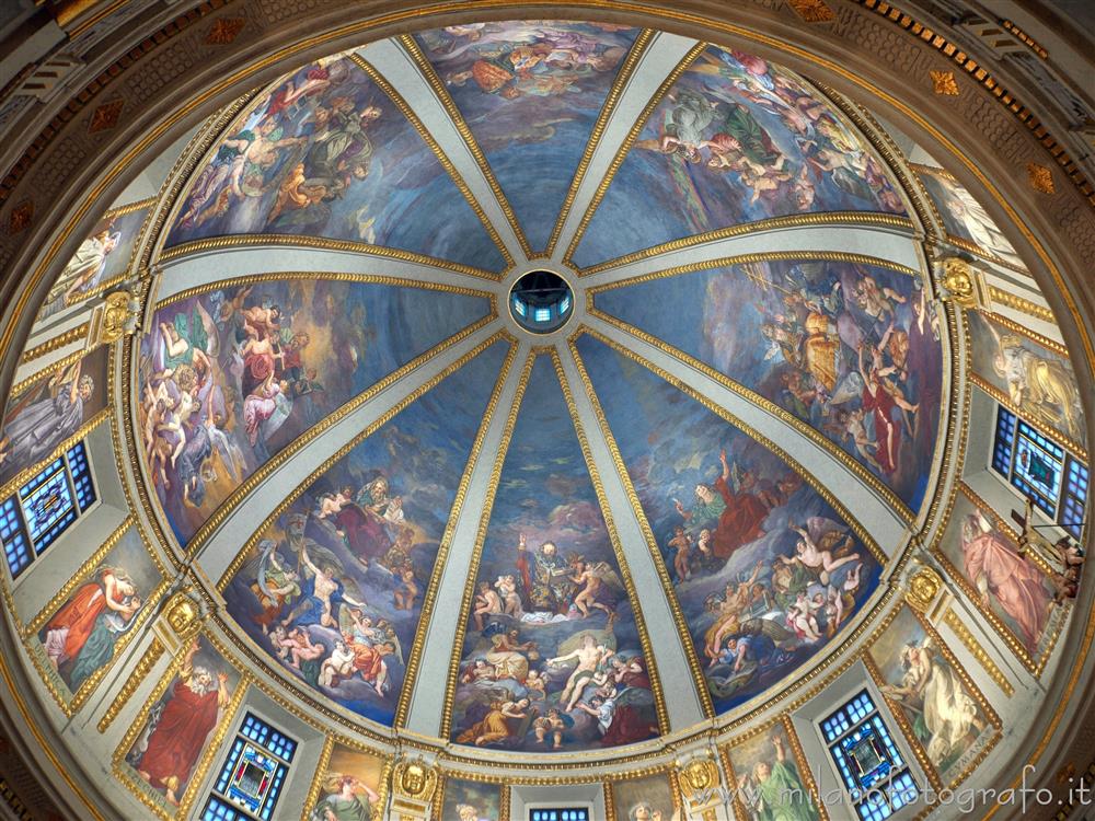 Milano - Affreschi all'interno della cupola del Civico Tempio di San Sebastiano